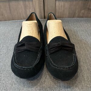 Vionic Women’s Norah Suede Moccasins with Bow Detail Black 8.5